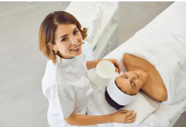 Jak poradzić sobie z przebarwieniami po trądziku